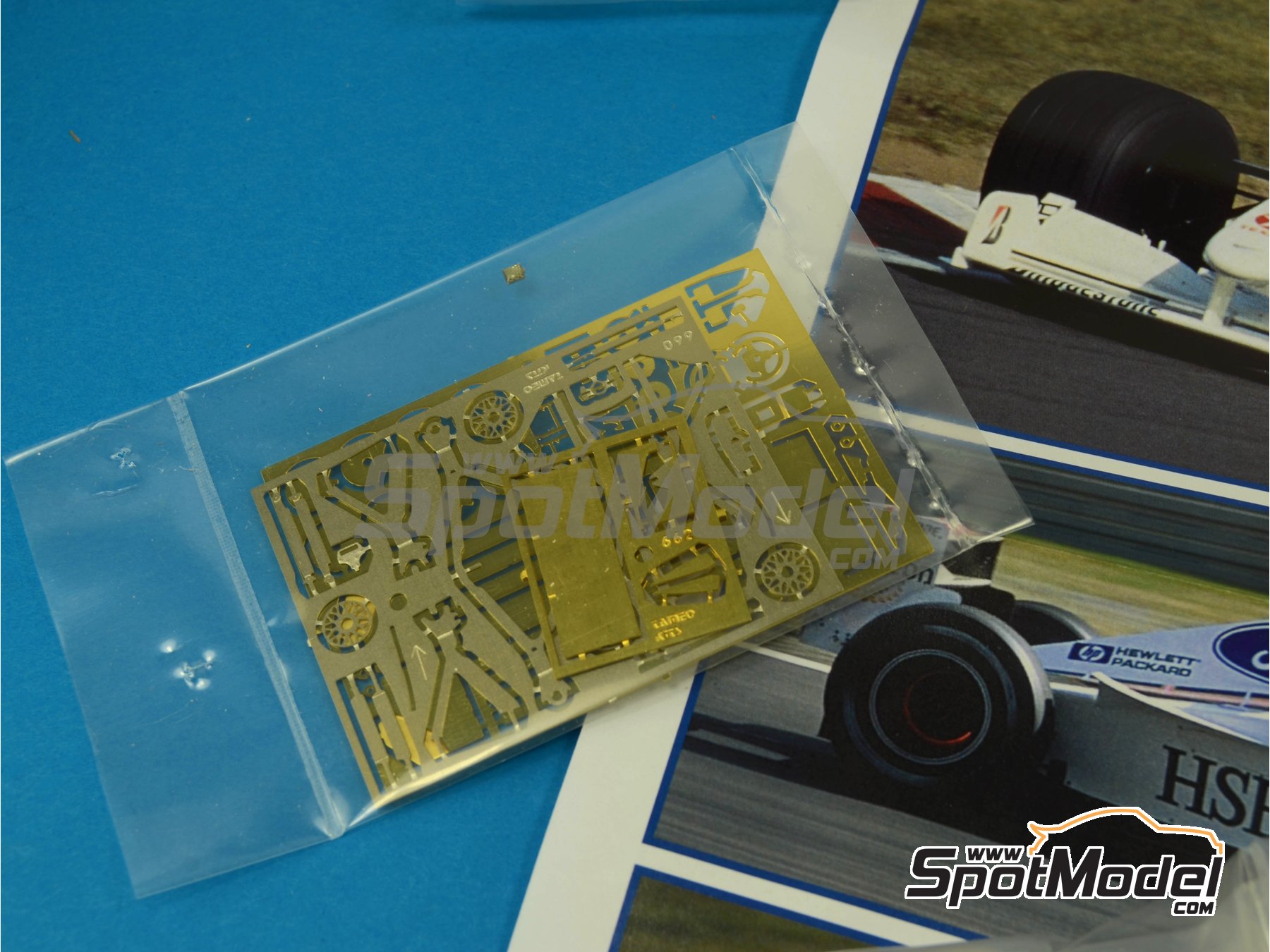 Tameo Kits TMK282: Car scale model kit 1/43 scale - Stewart Ford